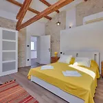 Old Stone With Whirlpool And Sauna Villa