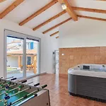 Old Stone With Whirlpool And Sauna Villa *