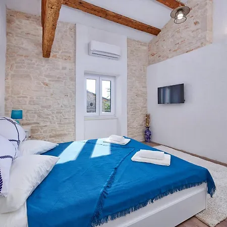 Old Stone With Whirlpool And Sauna *