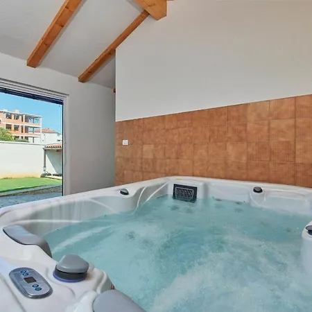 Villa Old Stone With Whirlpool And Sauna Ližnjan
