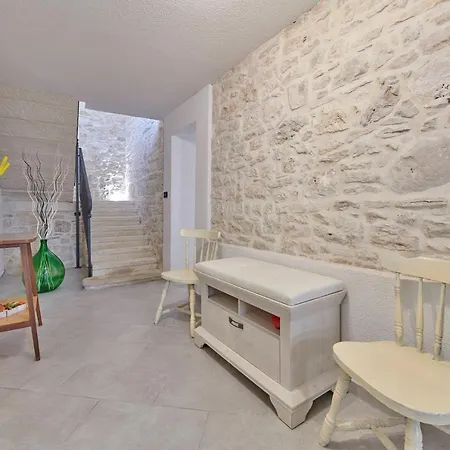 Old Stone With Whirlpool And Sauna * Liznjan