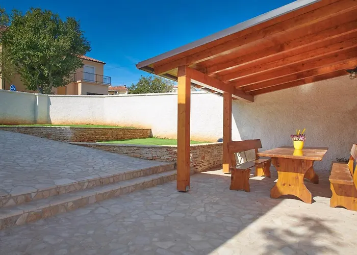 Villa Old Stone With Whirlpool And Sauna Ližnjan